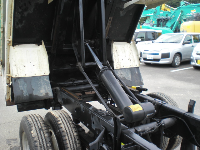 isuzu3t 17.JPG